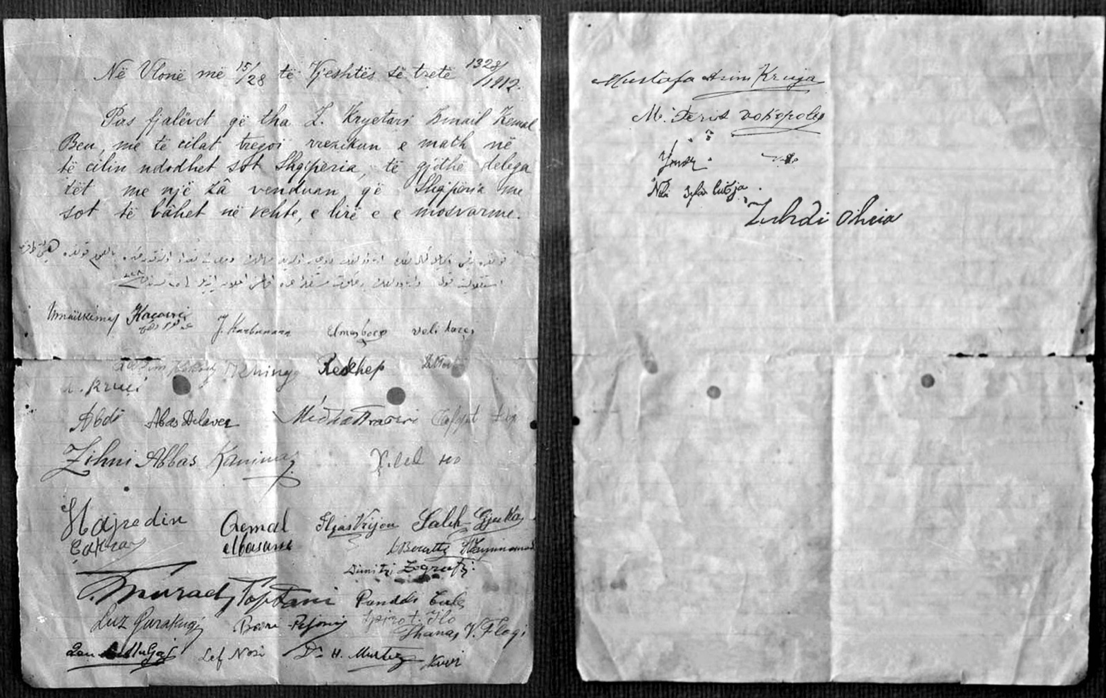 Photomontage of the original 28 November 1912 Declaration of Independence document, signed in Vlora.